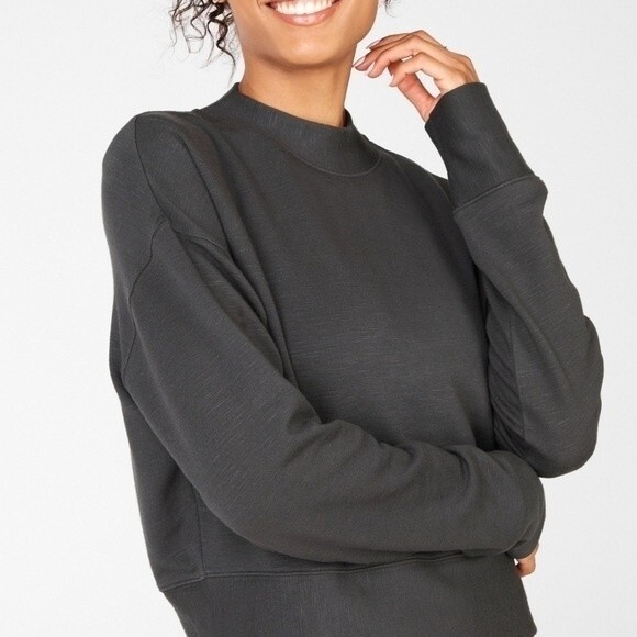 Fabletics Luna Long-Sleeve Pullover Castle Rock M NWT - Picture 3 of 11